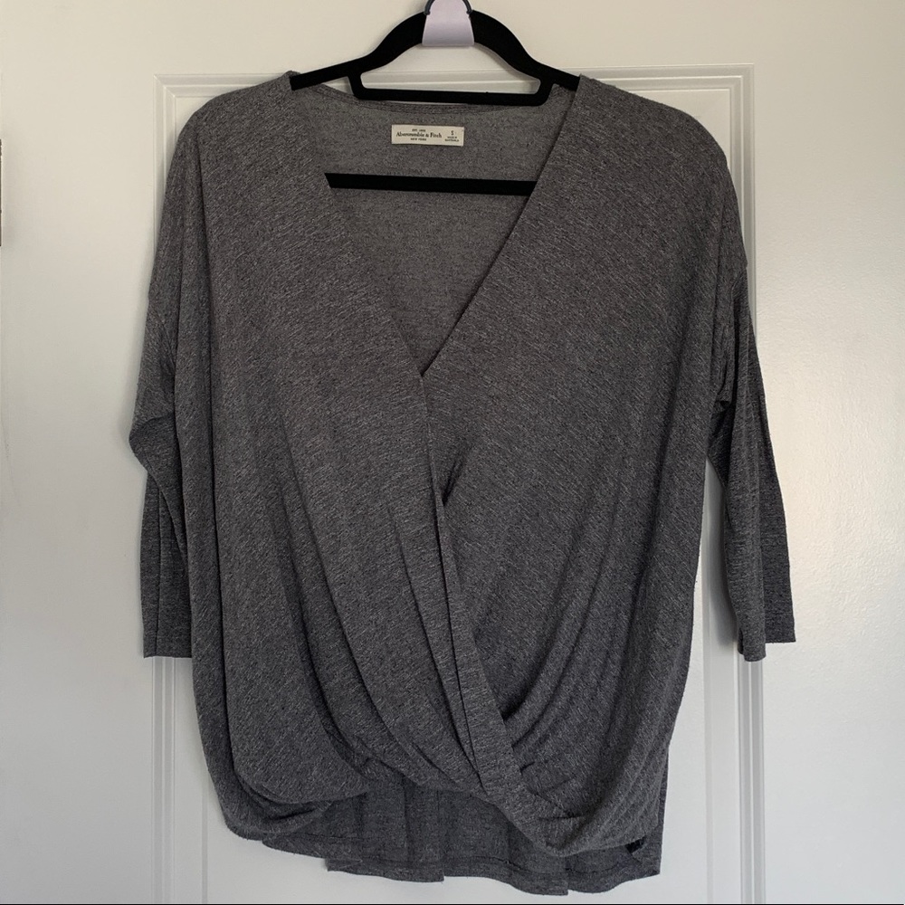grey top